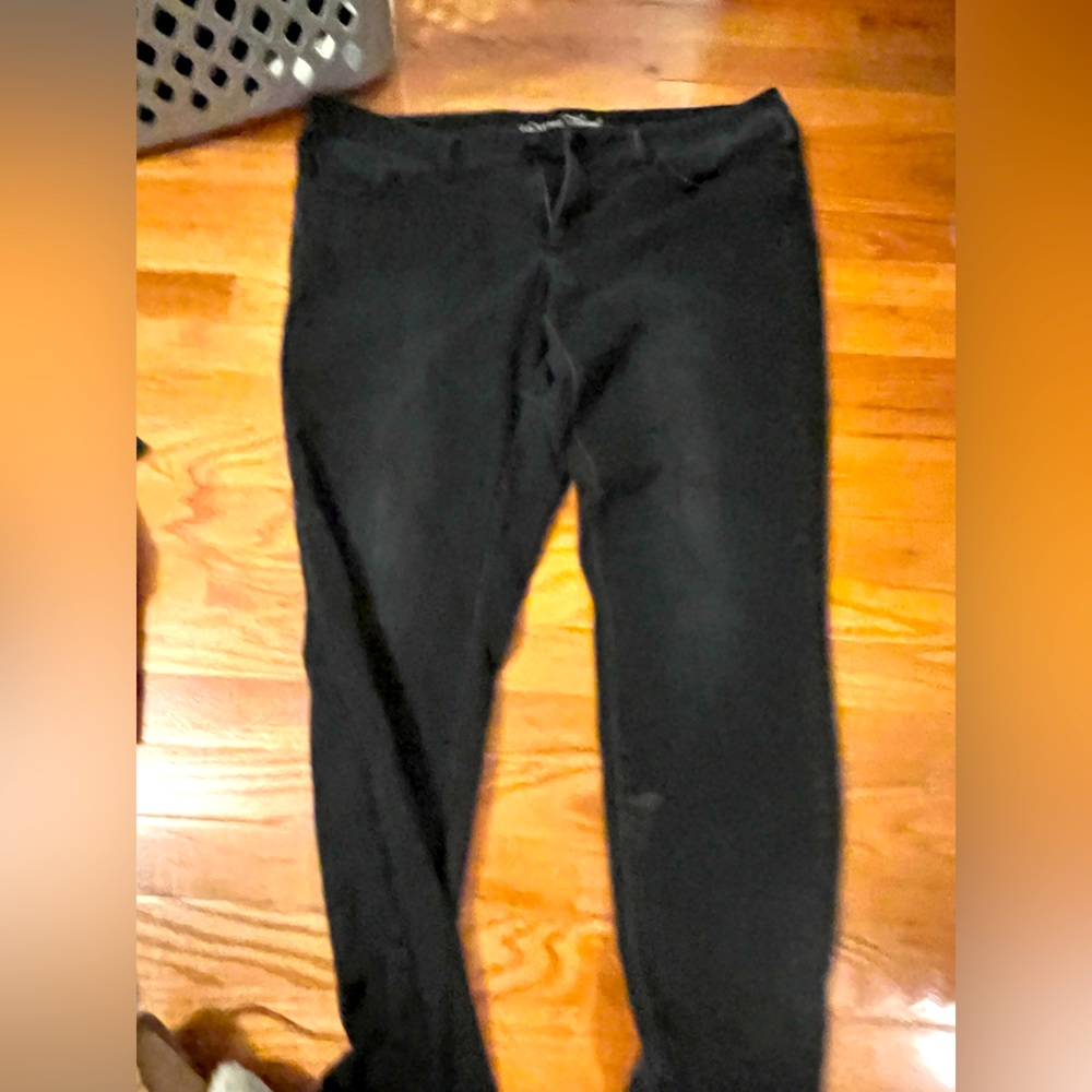 Universal thread mid rise skinny size 16